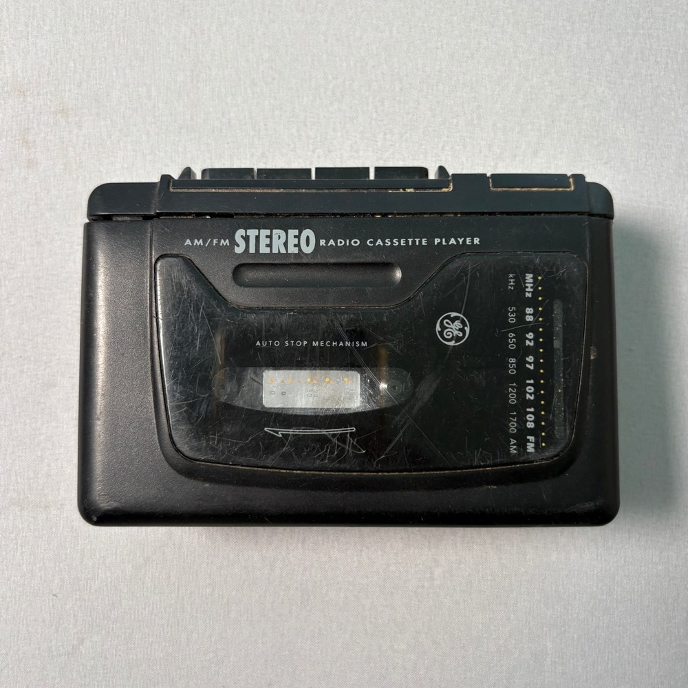 GE 3-5493A Portable AM FM Stereo Radio Cassette Player Walkman Style Parts Only